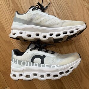 ONCLOUD SNEAKERS